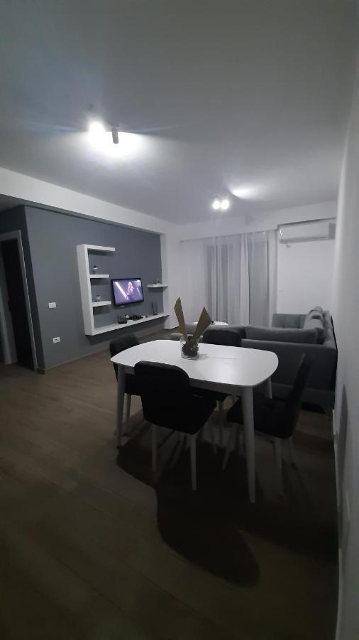 Sea & Sun Apartment Vlorë Exterior foto