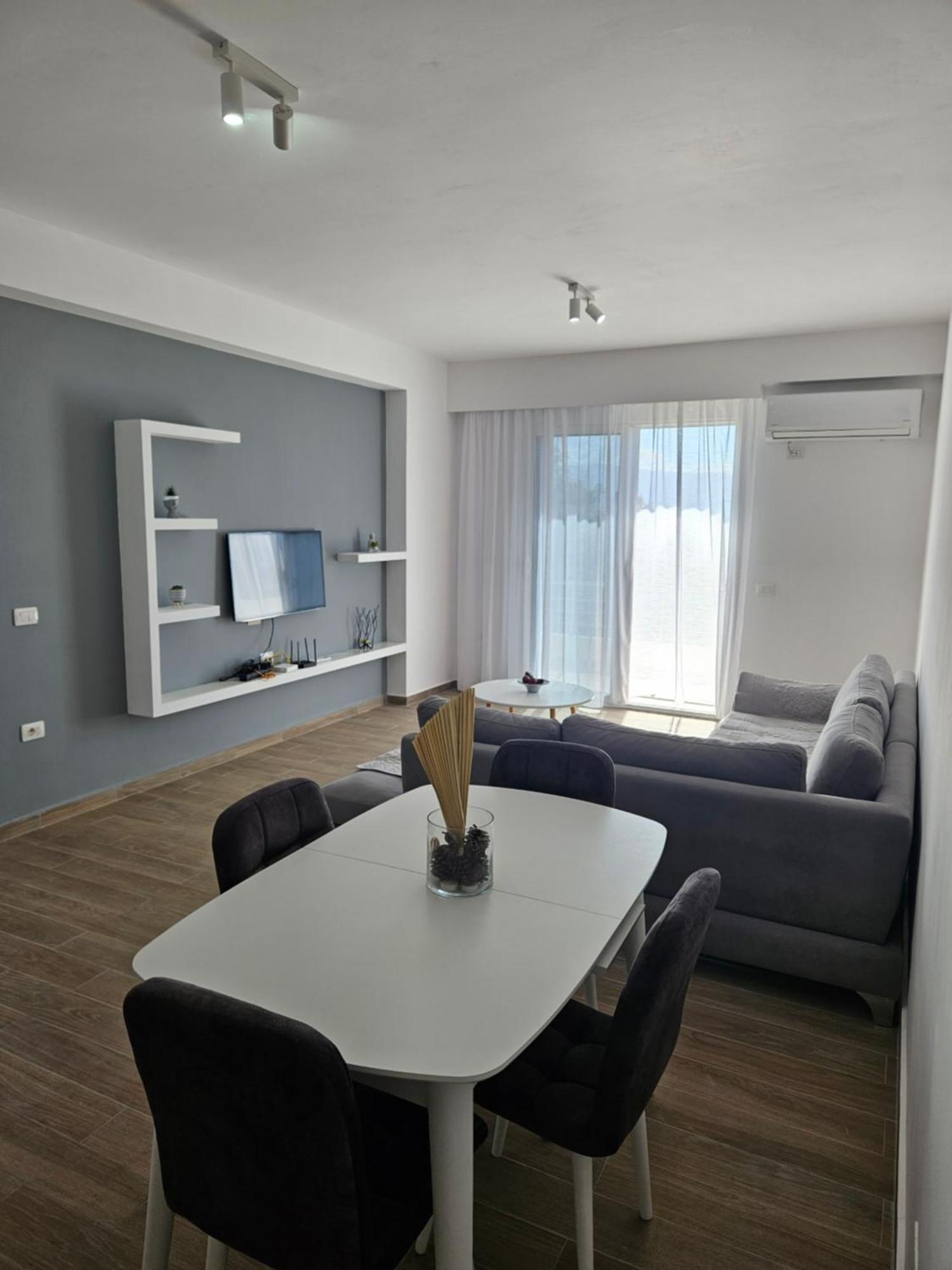 Sea & Sun Apartment Vlorë Exterior foto