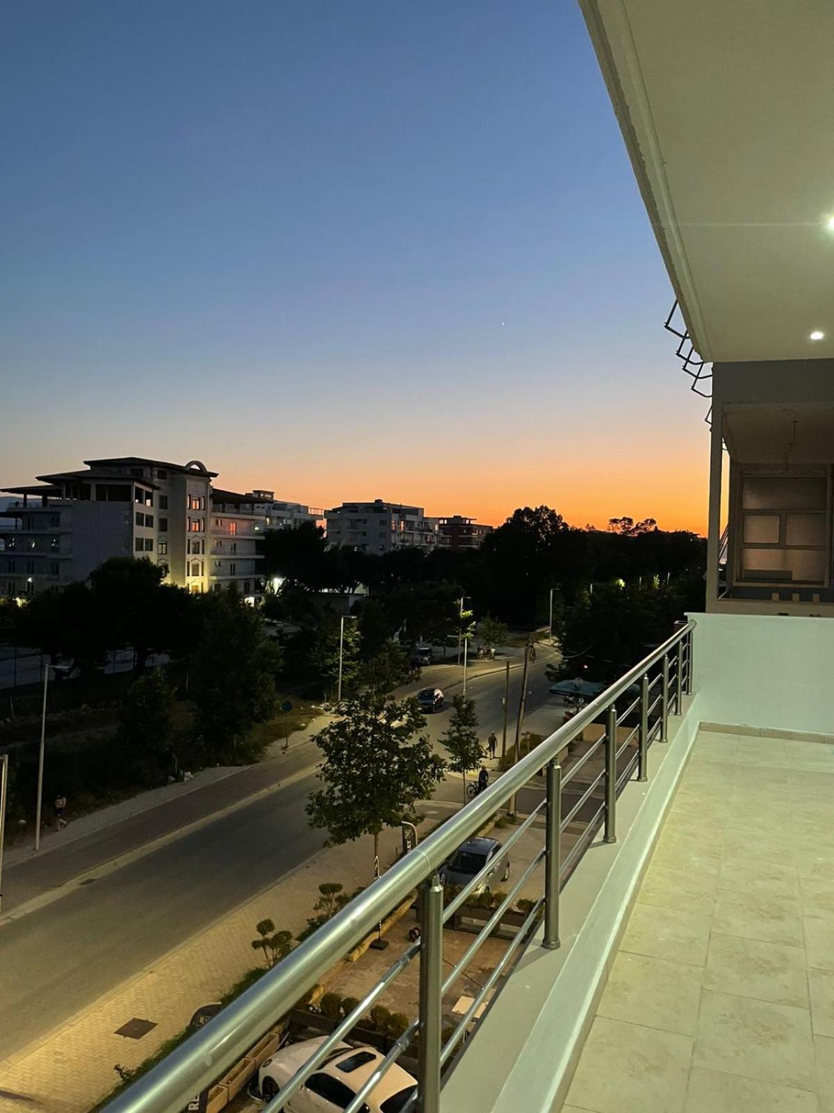 Sea & Sun Apartment Vlorë Exterior foto